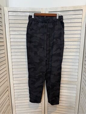 Lululemon Keep Moving 7/8 Pants Camo High Rise Women’s Size 6